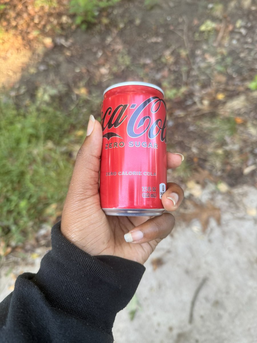 junyun03591959's tweet photo. my mornings ignore my fat hands 😭

#edrtwt #anatwt https://t.co/0XvThgBcOi