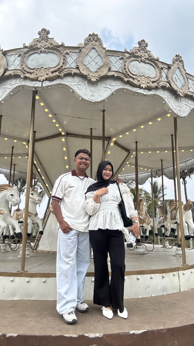 intaaaannr's tweet photo. selalu nyempetinn buat hangout agak jauhan dikit dr ruma setiap sebulan sekalii, bahkan sampaii ajak keluarga aku, ibuk kakak ponakan2kuu, aku selaluu berdoaa selaluu lancar rejekinya, spy bisa bawa aku ke jepangggggggg, AAMIINNNNN
rejekiku jg lancar, AAMIINNNN https://t.co/Ep3WpPWcXj
