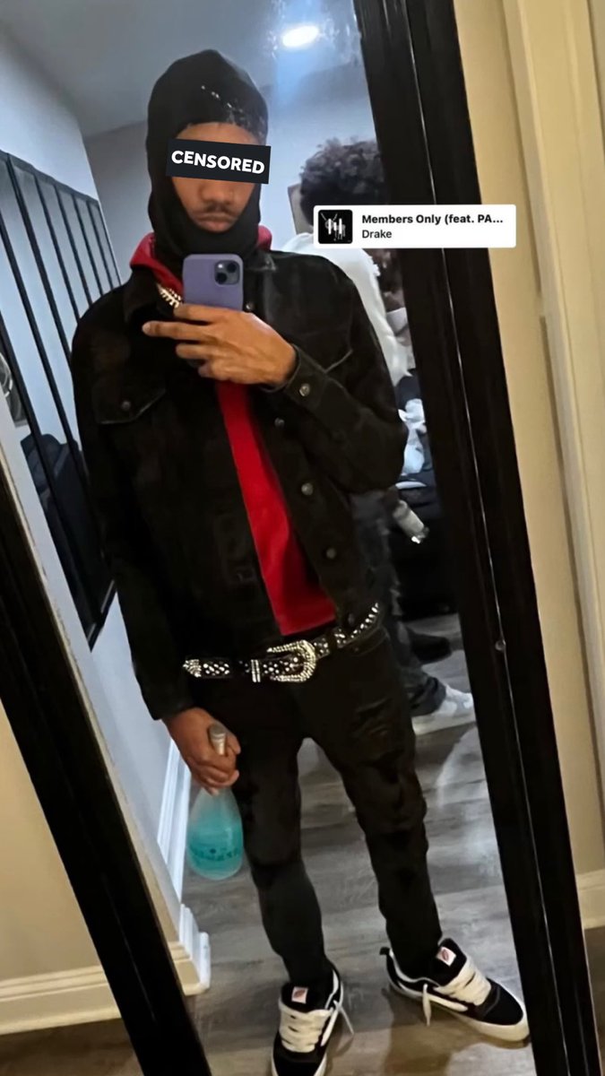 tgwaterparkj's tweet photo. me everyday 🌤️ vs me at night 😈 https://t.co/wNItUgzx51