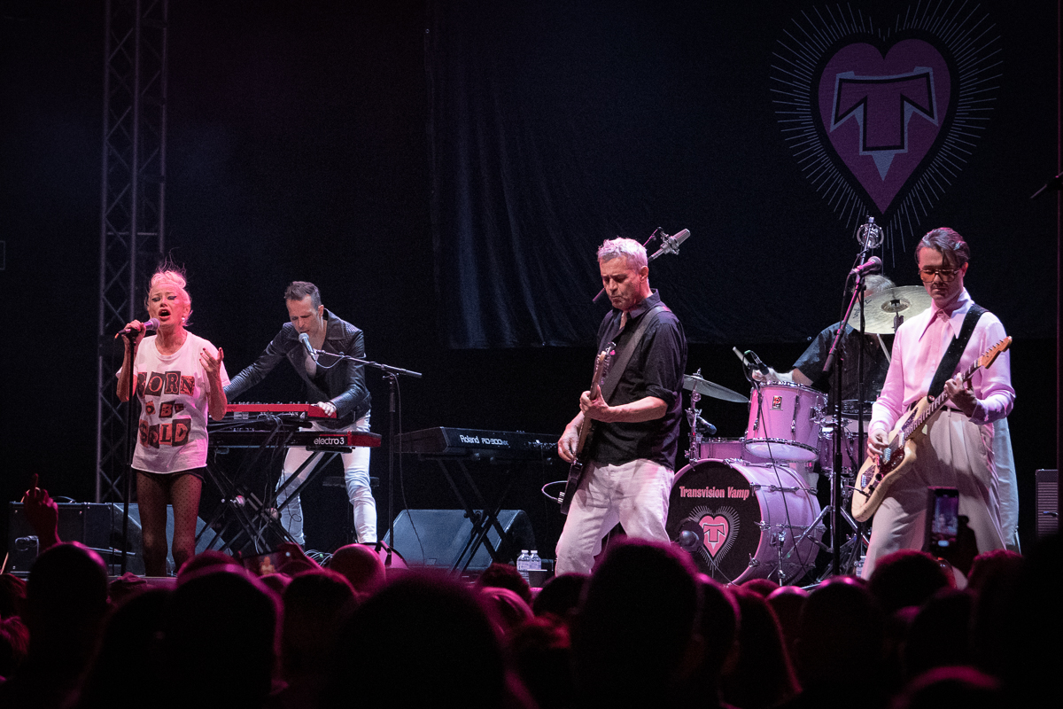 O2AcademyLeeds's tweet photo. .@THEWENDYJAMES and Transvision Vamp brought a proper dose of late '80s rock 'n' roll to Leeds! ⚡

📸 @UnholyRacket 

O2 Academy Leeds - Saturday 10 October https://t.co/BUsdPYJAeI
