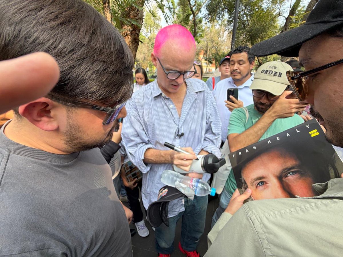 TravisBand's tweet photo. We had so much fun surprising our fans in Mexico yesterday by busking at Kioski Morisco in Santa María la Ribera. Thanks to everyone that tuned in through our Instagram live too ❤️ https://t.co/4GNGEXjLlD