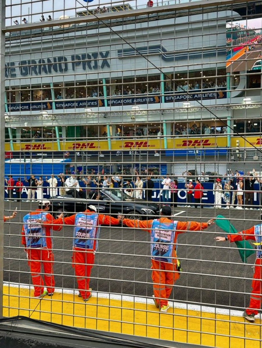 krisg7gr63's tweet photo. These beautiful marshals doing the T Pose and George’s 👍 thumbs up with the smile to them! 🥹🩵🫶 https://t.co/JNgm62hypp