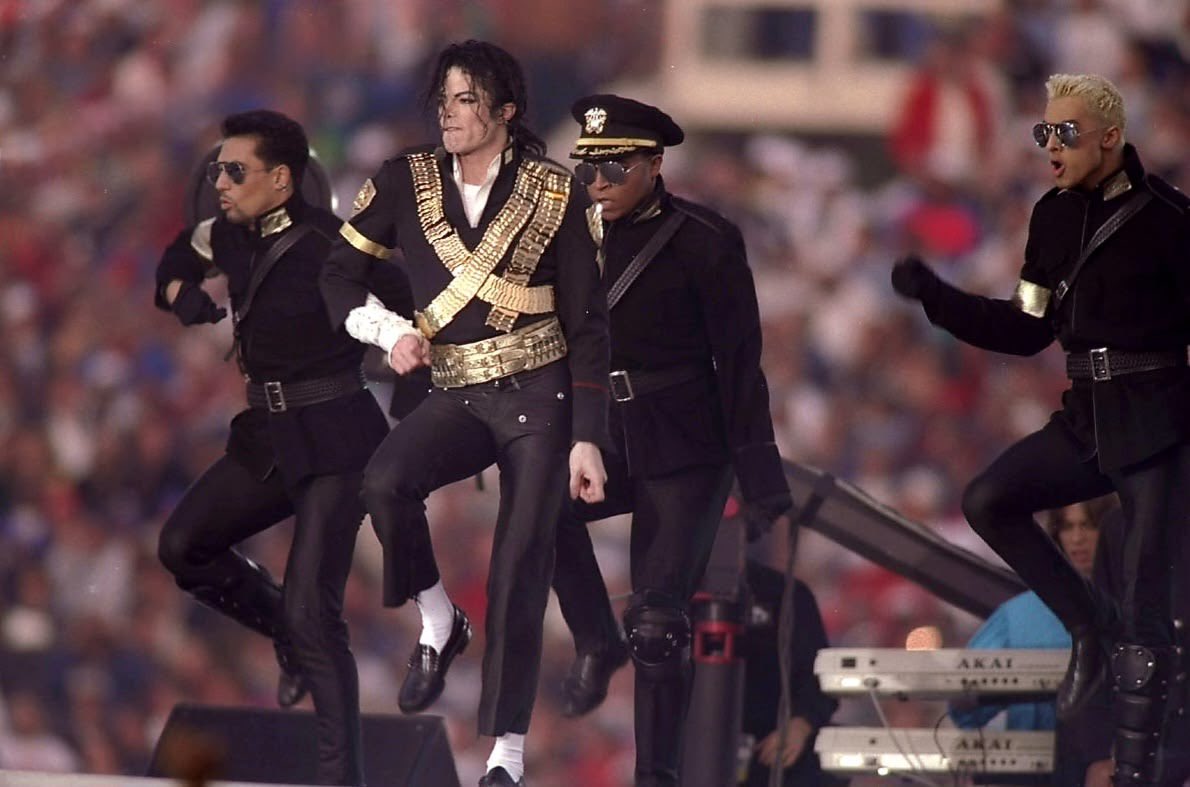 buckymfbarnes's tweet photo. i don’t talk about it a lot but i’m a superbowl halftime nerd and michael’s show is by and large the best to ever grace the stage. titling the documentary “spectacle” is so apt because that’s what it is. you can’t tear your eyes away. i’m so excited. https://t.co/aD3poijDvP