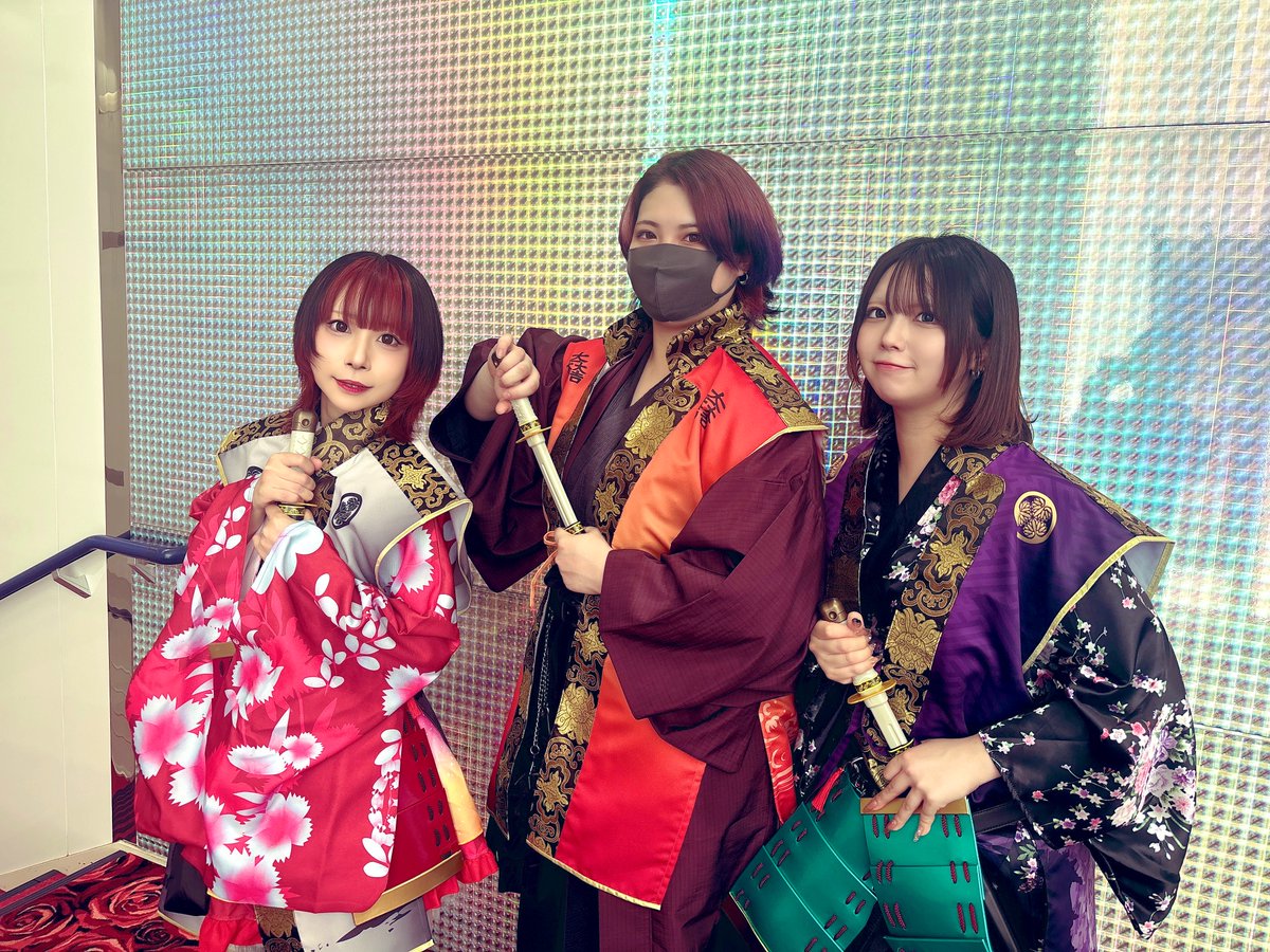 C_moon36040459's tweet photo. 10月10日（土）の記録。

第六天魔王つづるさん、
まいちさん、ぽんさんに
会いに #イーゾーン金沢店へ
😃🥃😈🍃🚬🍺♦️🔫😈🚗³₃

間に合ってよかった😅
久しぶりに会えて嬉しかった🥰
対応ありがとうございました😊

（12時〜16時まで来店） https://t.co/dlVlEArzEU
