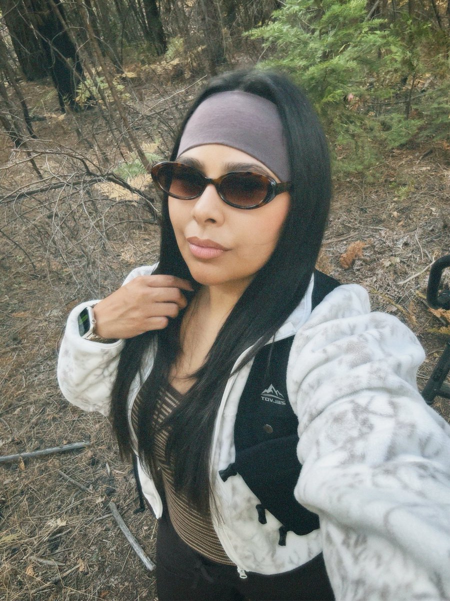 _russiaaa's tweet photo. chasing views ⛰️ https://t.co/Ys9Jhw3jrB