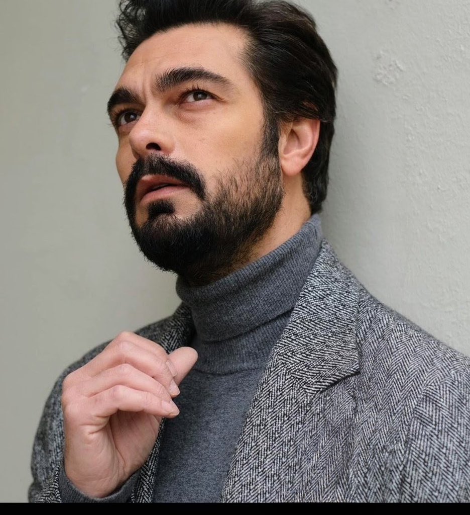 LaraMira545685y's tweet photo. I vote #HalilbrahimCeyhan for Asian
Celebrity of the year 2026
#ACOTY2026
#ACOTY2026HalilibrahimCeyhan
#NETIZENSCHOICE @thenreport https://t.co/ydA6ePyXvo
