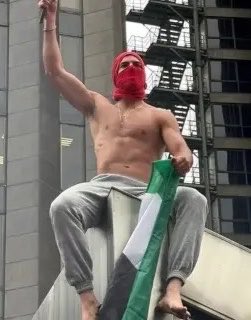 chequeibrasil's tweet photo. 🚨BOMBA: Esquerdista que viralizou em protesto é investigado por fraude no INSS e roubo de dados sigilosos. https://t.co/0OKTnJpyRD