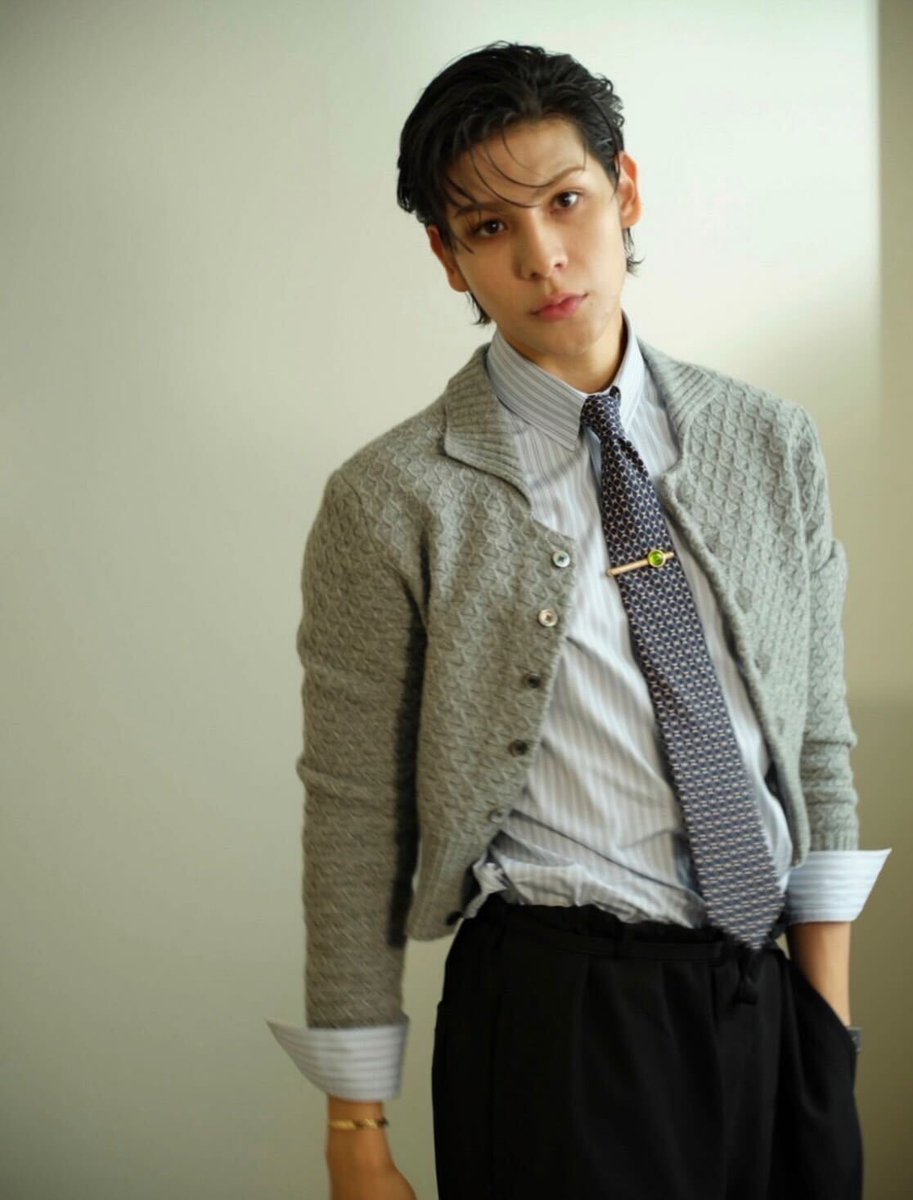 TVGweb's tweet photo. 「The Fashion Post」第2弾が
地上波で放送＆Huluで特別版を配信❗️

Snow Man・ラウールが
ライブ衣装へのこだわりを明かす💭

特別版ではラウールのプライベート、
ファッション撮影の裏側にも密着📱

賀来賢人、堀田真由の
ファッションへの思いにも迫る🔍

https://t.co/qU09YBYp3H

#ラウール https://t.co/wij51Gz6t6