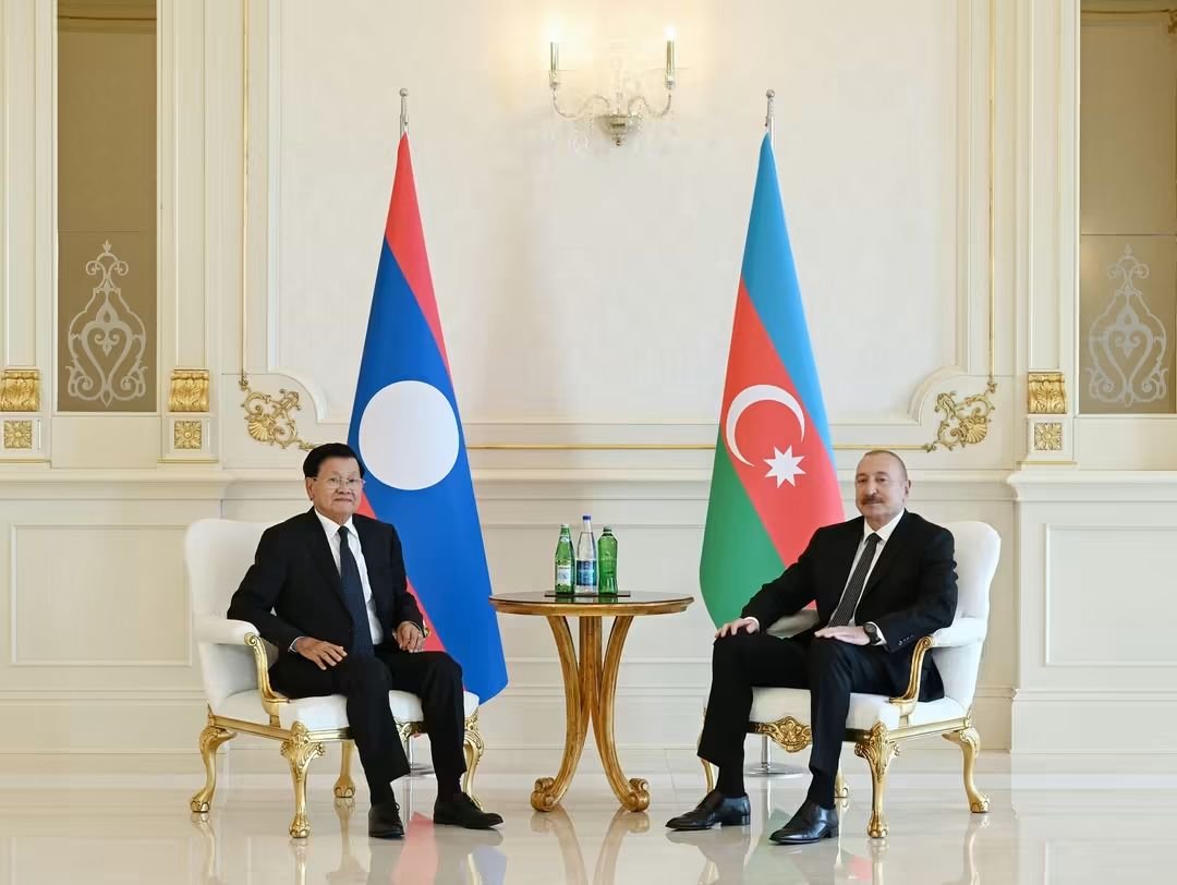 YAP_1992's tweet photo. Prezident İlham Əliyevin Laos Prezidenti ilə təkbətək görüşü olub.

https://t.co/3dnnbvH6HN https://t.co/kWXsL3Xq5v