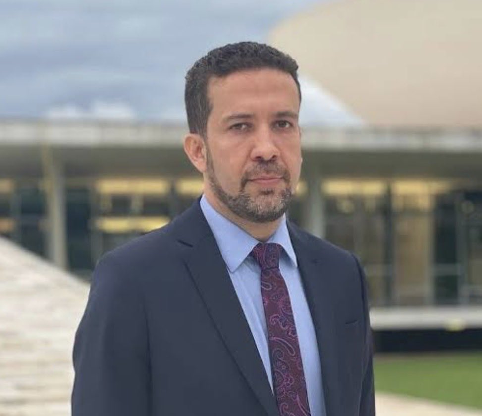 Haaaysb's tweet photo. 🚨URGENTE: Nunes Marques volta a determinar derrubada de canal pró-Lula e impõe registro no TSE https://t.co/EgBMk4Mtyw