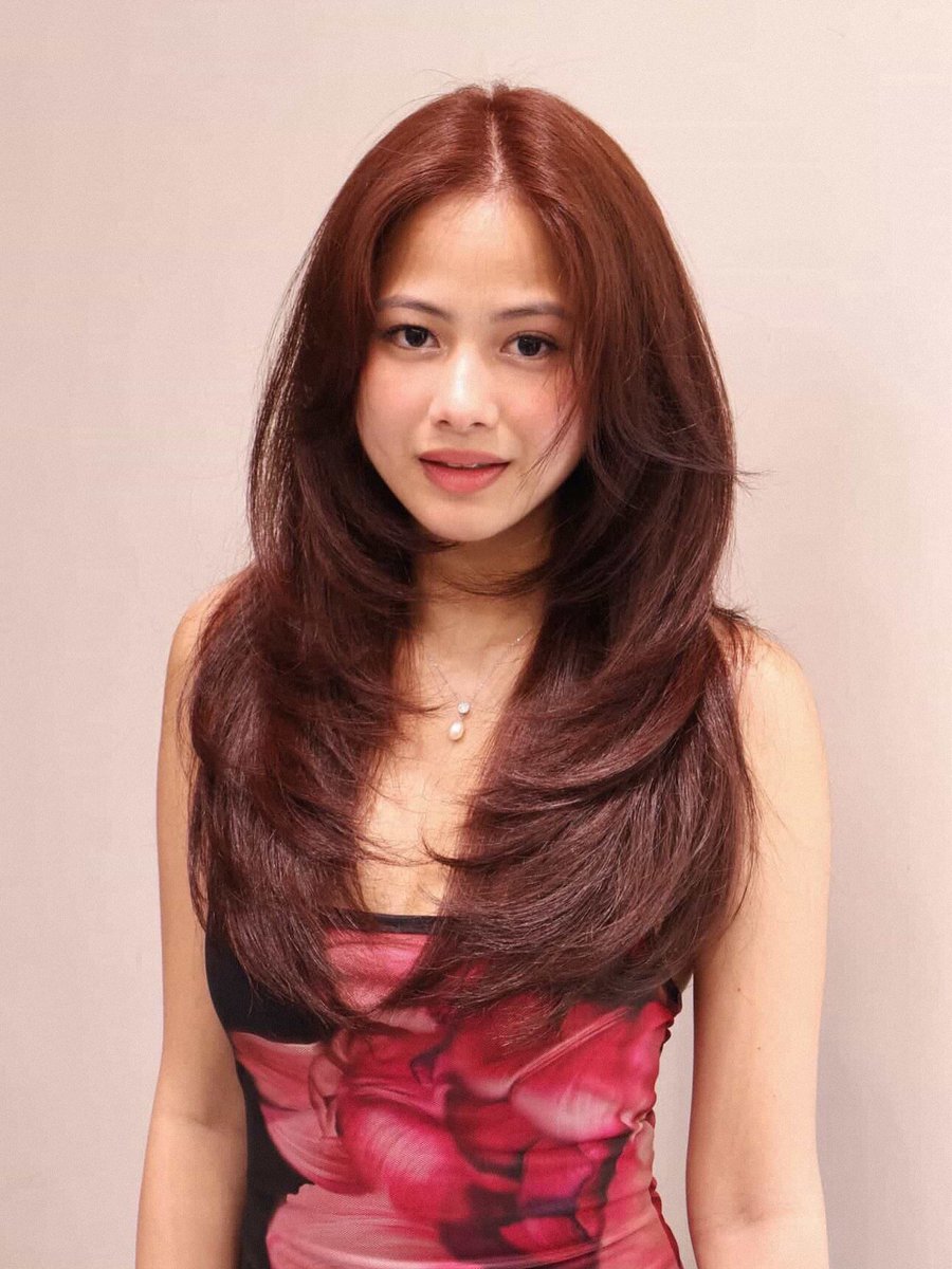 Xx_11223345's tweet photo. Changed my hairstyle on a whim in Vietnam and somehow got a surprise photoshoot with posing lessons. Thanks again, @hale_290101, for making sure the hair change didn’t end in tears. https://t.co/YOk3OJ1etn