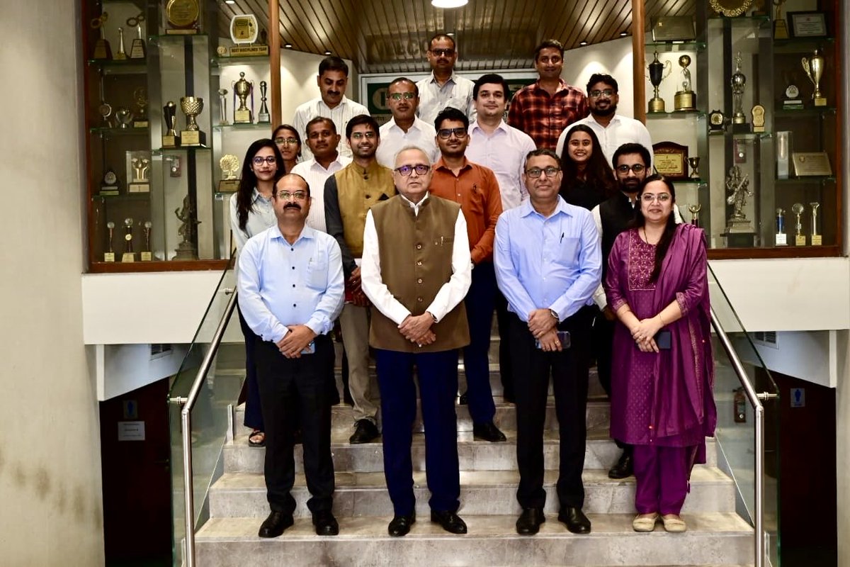 rajeshsisodia8's tweet photo. A productive discussion with Director (HR &amp; Legal) along with the #Team P&amp;A at #IFFCO Kalol Unit. The interaction included insightful discussions and immediate resolution of a few matters, reflecting our commitment to effective HR practices and employee welfare.
 #TeamIFFCO #HR https://t.co/vQerUuLRJ8