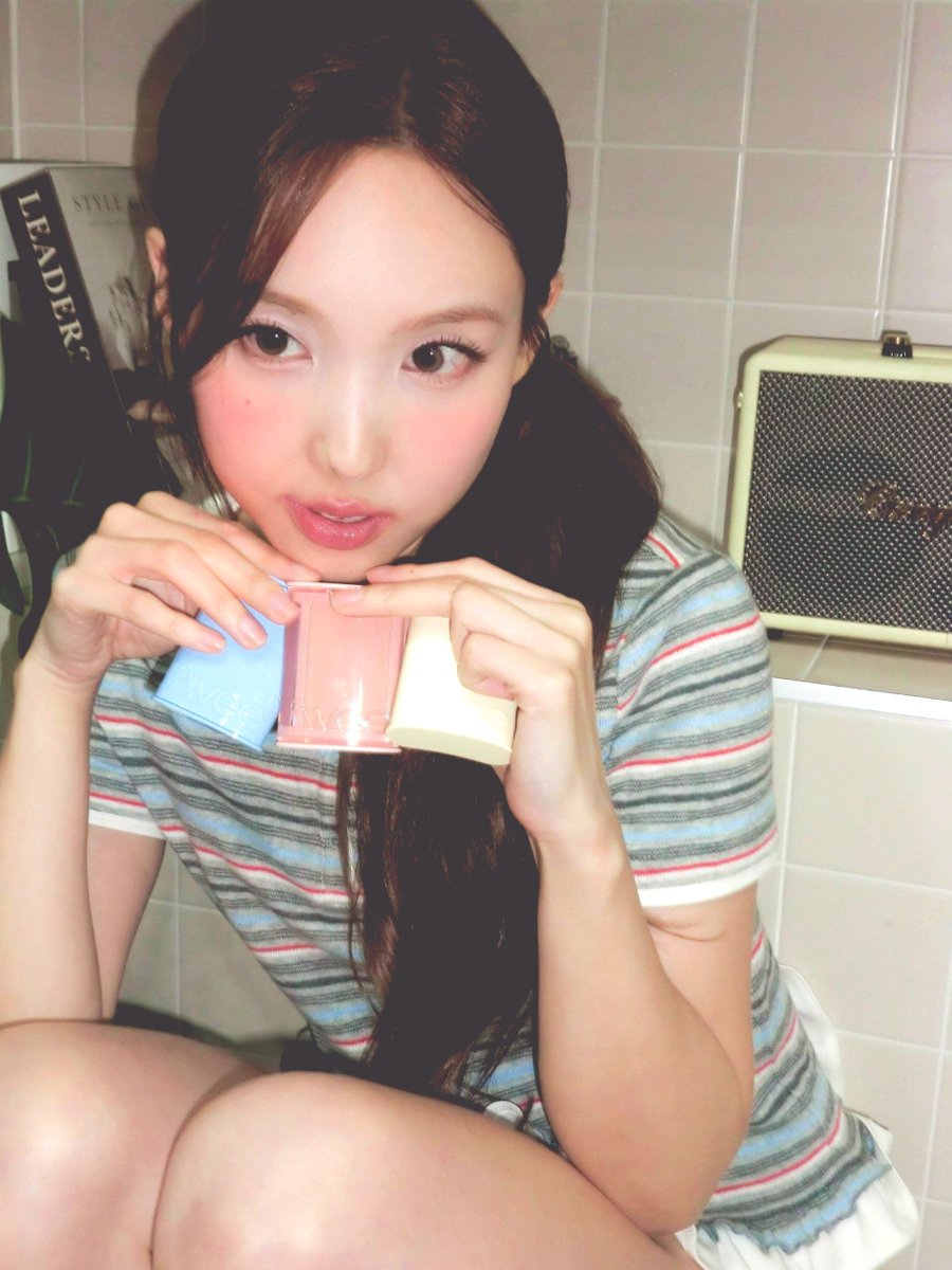 imnbayeon's tweet photo. choosing my favorite colors was the sweetest part. 🩵 three lovely shades, the cutest packaging, and a little pop of color to make every makeup look feel extra special. https://t.co/5PORmmdX6F