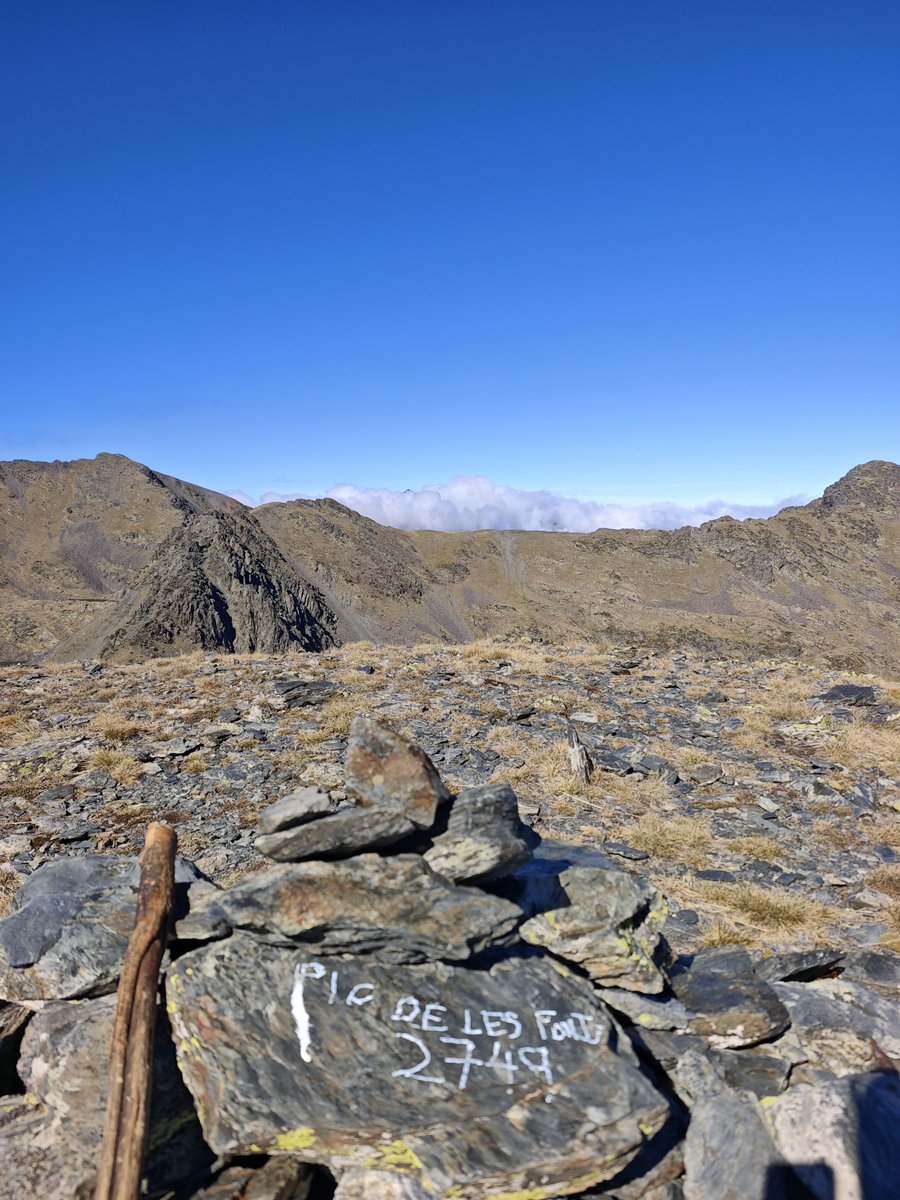pedrolacacerola's tweet photo. Pic de les Fonts (2749m) #Tardor #Andorra🇦🇩 https://t.co/khO6MjXXaB
