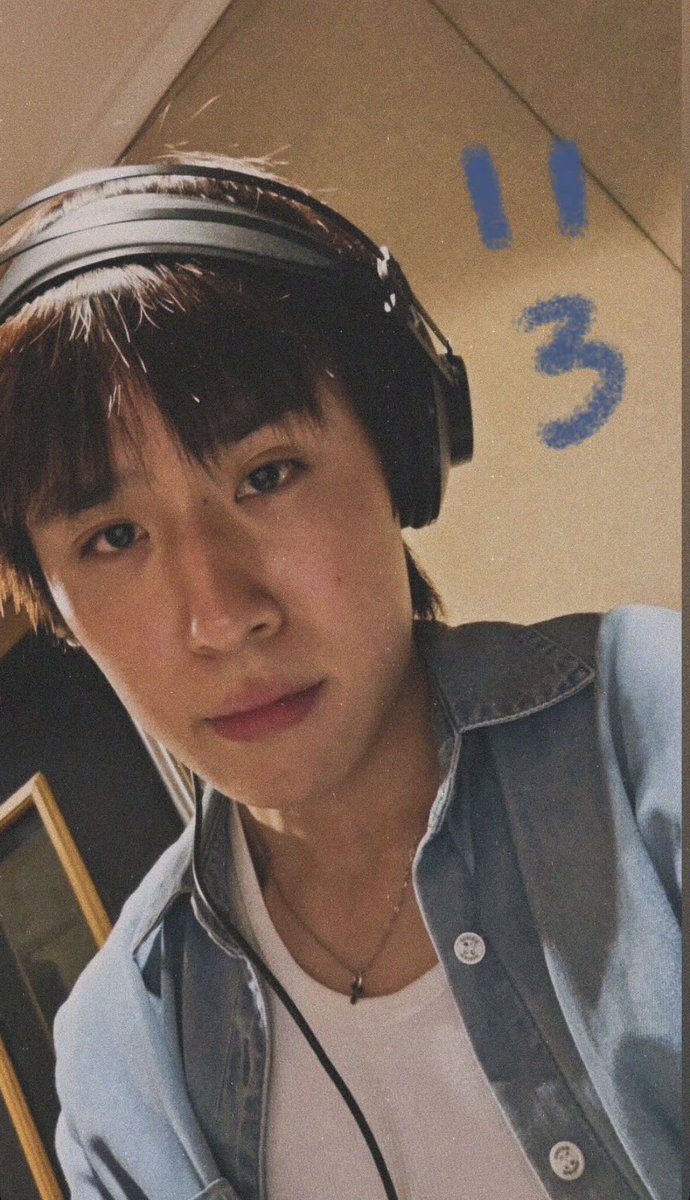 acharpnx's tweet photo. จั้นนึกถึงคริปนี้เลยอ่ะ พี่นัทซ้อมเต้นแล้วมาอัดเพลงต่อหย๋อ สรุปเหนื่อยม้ายจิ๊บๆจริงรึป่าวน้า  ถ้าเหนื่อยอ่ะให้ไปคุยกับนกเพราะนกจะบอกว่า“จิ๊บๆ” แต่ถ้าไปคุยกับงูอ่ะงูจะบอกว่า“สู้ๆ” แต่ว่าห้ามคุยกับอีกานะเพราะอีกาจะบอกว่า“กาก กาก” ผ่ามมม55555555555555555555555555555

#nnutdan https://t.co/KNzv6TgvDF