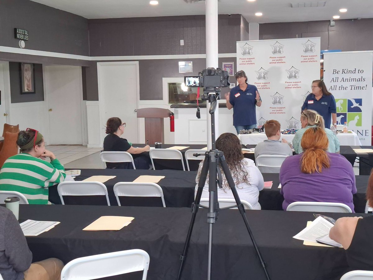 HumaneLA's tweet photo. We recently hosted a 2-hour workshop to explain the licensing process to those wishing to be wildlife rehabbers. Our state desperately needs more. Our next class is 10/24 from 10 am to noon, 618 Derbigny, Gretna. Fee: $5 or a bag of dog food! https://t.co/xgnimd0mS8