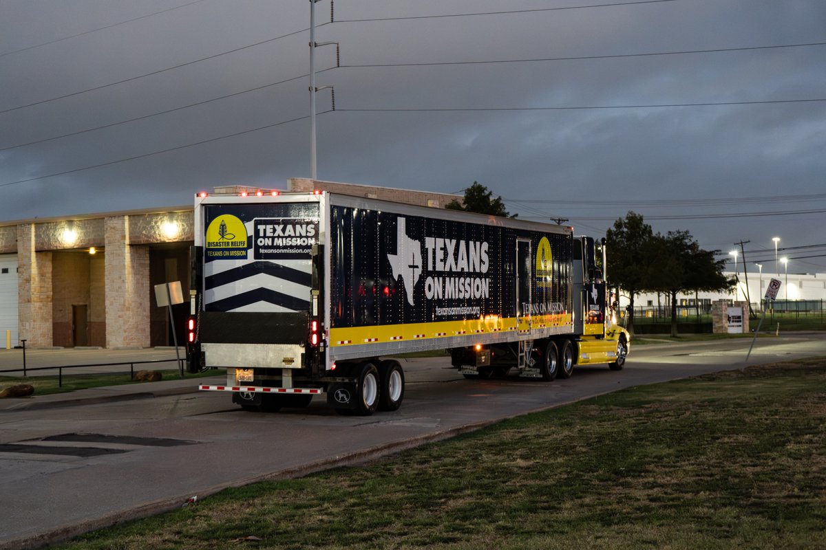 TexansOnMission's tweet photo. The semi-truck is officially headed to pick up and deliver 17 pallets of water to Alabama residents working to move forward after Hurricane Isaias.

Please pray for safe travels and for those in need of water at this time. #HurricaneIsaias https://t.co/6oHhZJs4ZP