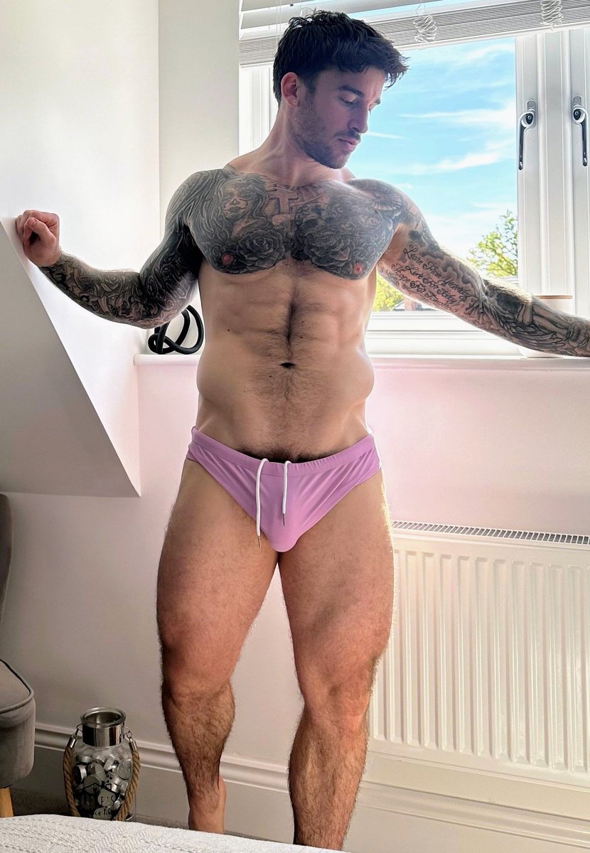 1Angardi's tweet photo. Morning motivation...💪🏻🥱💪🏻 #morningvibes #TattooTuesday #heterovergon #bulgespeedo #handsomehunk #musculoso #GuaposDeGym #AbsAndPecs #LoBuenoDelCalor #tuesdayvibes #BultosQueEnamoran #bodypaint #MartesDeEnseñarLasTetas https://t.co/Vp685zeOAn