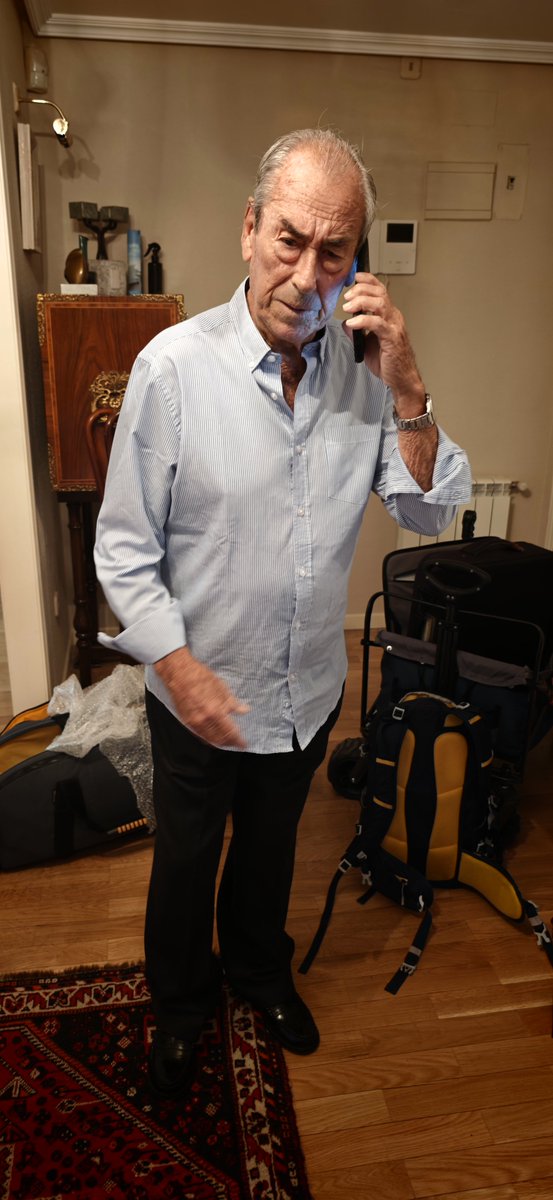PacoGrandeTVE's tweet photo. Hola! Hoy, un paso más en el @VintageRTVE "Adelardo Capitán" de @teledeporte Y no un paso o rodaje cualquiera. La familia atiende a @rtve en su casa. Como en los viejos tiempos. Muchas gracias. Seguimos trabajando con @Los50Atleti y @Atleti para perpetuar su memoria. https://t.co/pf8bq4Cb1X