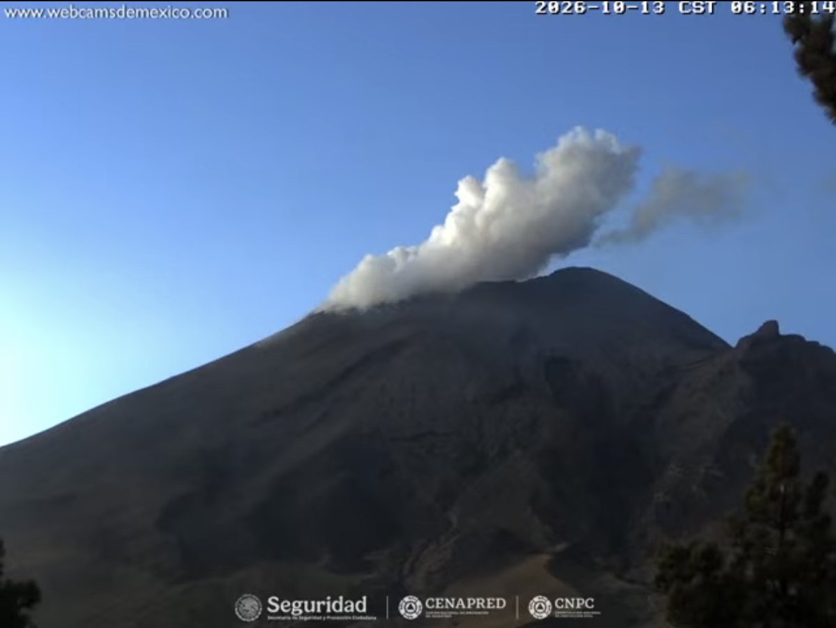 ObserVolcanica's tweet photo. ACTIVIDAD DEL VOLCÁN POPOCATÉPETL
Últimas 24 horas
 12 de octubre-13 octubre 2026 7:00 h

Durante todo el día de ayer se registraron emisiones fumarólicas constantes con dispersión al suroeste. 
Por la noche se presentaron nublados que dificultaron observar la actividad del volcán.
 En la madrugada se registraron emisiones fumarólicas constantes con dispersión al suroeste.
Emisiones de gas y ceniza
 Hora➖Dispersión
🔸07:00➖SO

⚛️ Último valor de masa de bióxido de azufre (SO2) es de 897 tomado el 12/10/2026 a las 14:14.