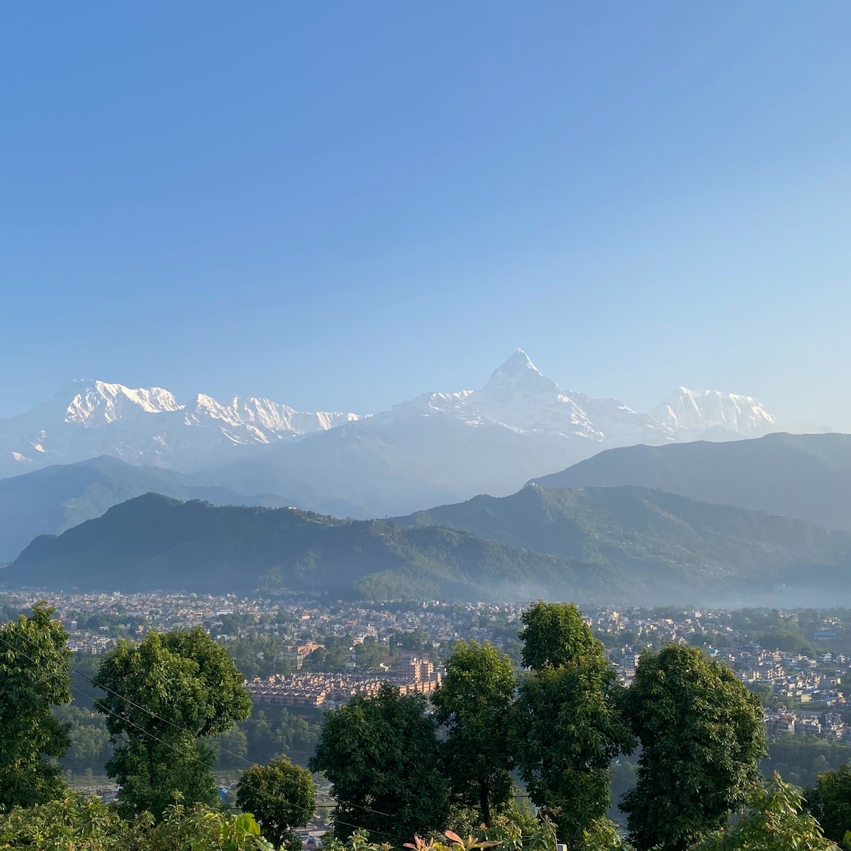 danielariverano's tweet photo. Wake to misty peaks, trek to Australian Camp for Himalayan sunrise views, and unwind by Phewa Lake at golden hour. Five unforgettable days in Pokhara, where adventure and stillness meet. https://t.co/JZxOKsg39s