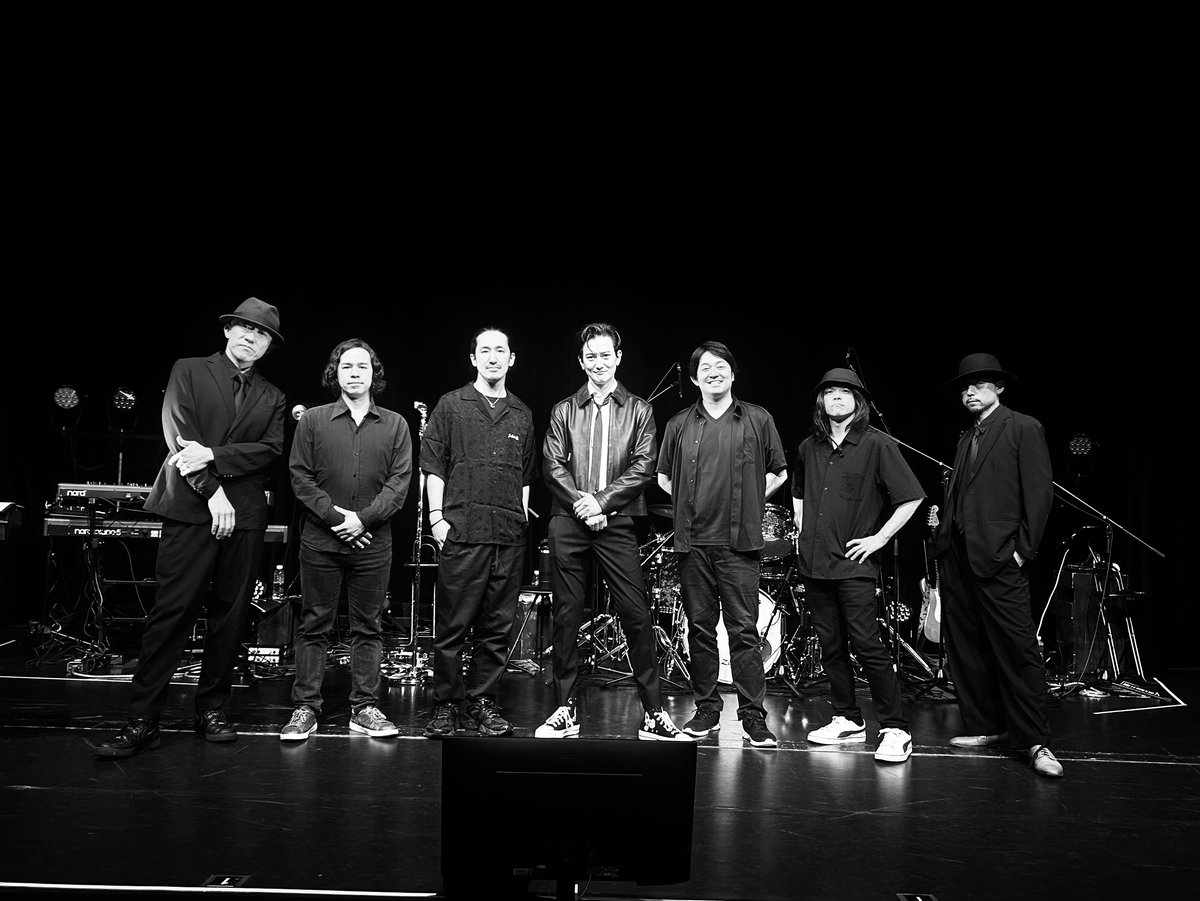 anankwangdayo's tweet photo. Team of KwangSooのチーム名募集します。やってくれなかったら、TeamまだBaby  Bossとマフィア軍団にするつもりです。ちょっと長い気がするから皆んなのアイデアをください。それにしてもこの写真。。本当に圧を感じる。www  最高。大好きです。 https://t.co/csRl5FAf5Y