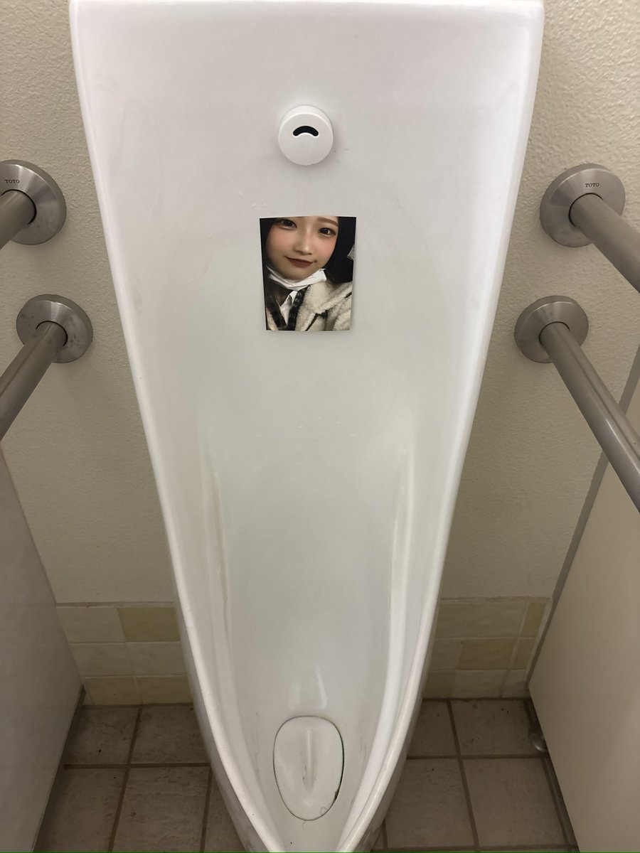 Onavctz's tweet photo. 元カレにDVされてたヤリマン女便器にしてあげた💕
#オナペ
#オナペ晒し
#晒し依頼 https://t.co/gWNdJjUA9Q