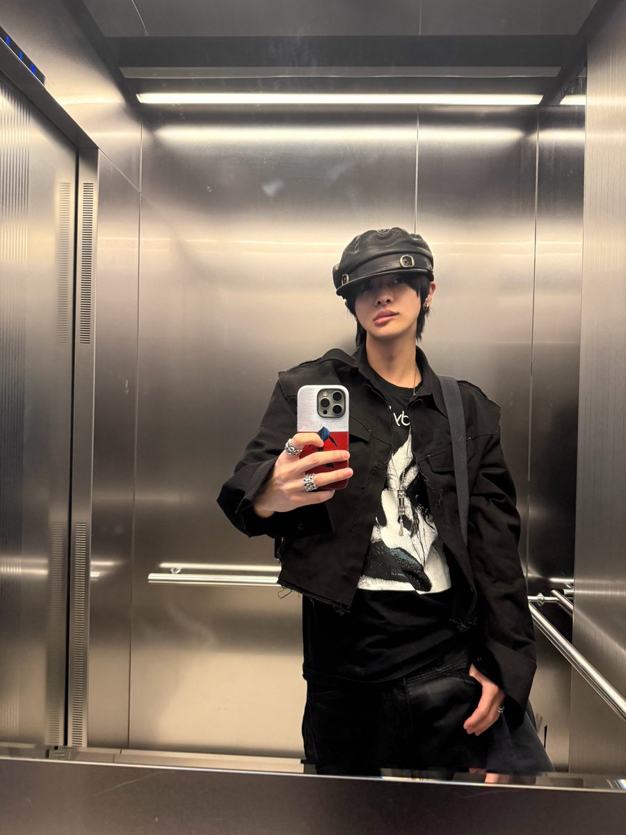 whistlleo's tweet photo. 261013 ald1.official instagram post

#byLEO 

#LEO #리오 #ALD1 https://t.co/vq11IwxiqX