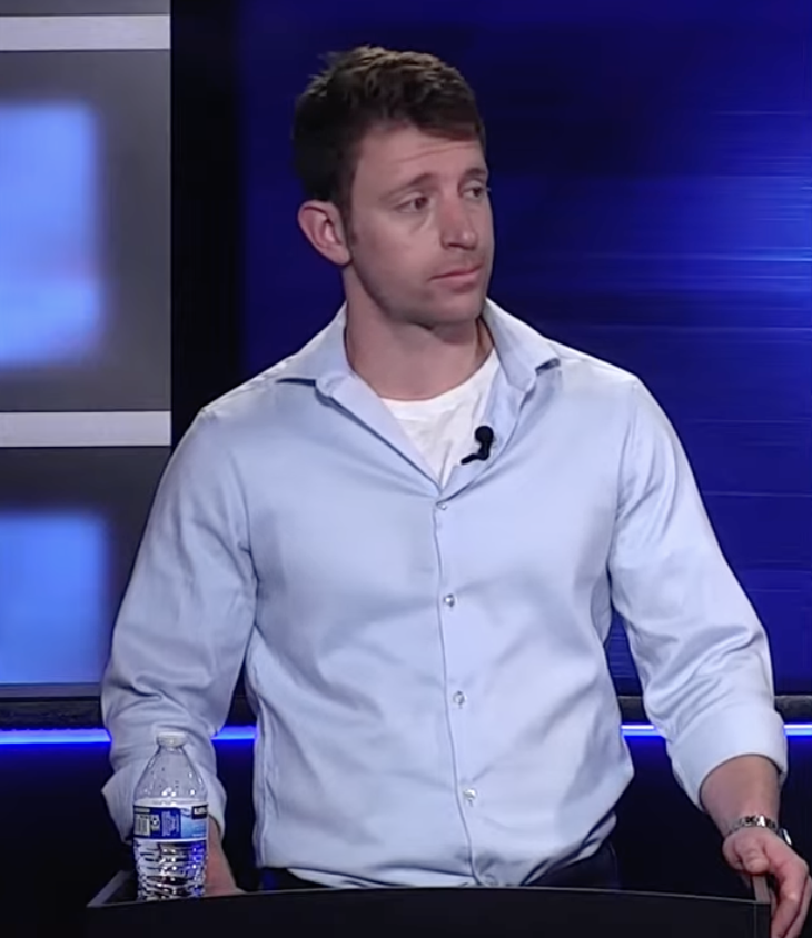 CDHMartinez's tweet photo. Hungover socialist lobbyist @SamForstag looks like he just crawled out of a @BernieSanders afterparty.
Eyes half-shut, shirt half-tucked, conscience fully offline...still wearing the same wrinkled button-down he lobbied in for the ACLU. #MT01Debate https://t.co/wVx9p3ZaVs