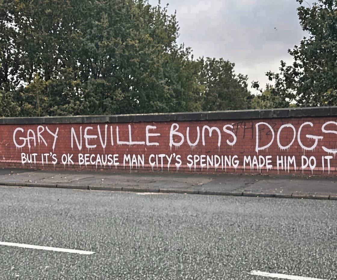 djwskyblu's tweet photo. Who needs Banksy when you have high class ‘art’ and graffiti of this calibre? https://t.co/9RxordxMFr