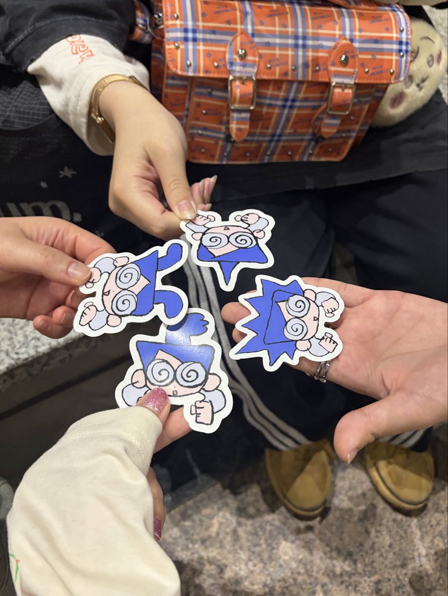 a2l_xj's tweet photo. 行進大阪day2🌟
この日は2階席から参戦‼︎
なとりくんの煽りが上手すぎて
ジャンプ禁止なのにそんなの関係なく
めっちゃ盛り上がった‼️🤩
非常口ポーズも混ぜてもらって撮れて嬉しかった💞
２日間の余韻がまだ抜けません…
２日とも最高のライブでした🎶 https://t.co/Vt20Azn8rA
