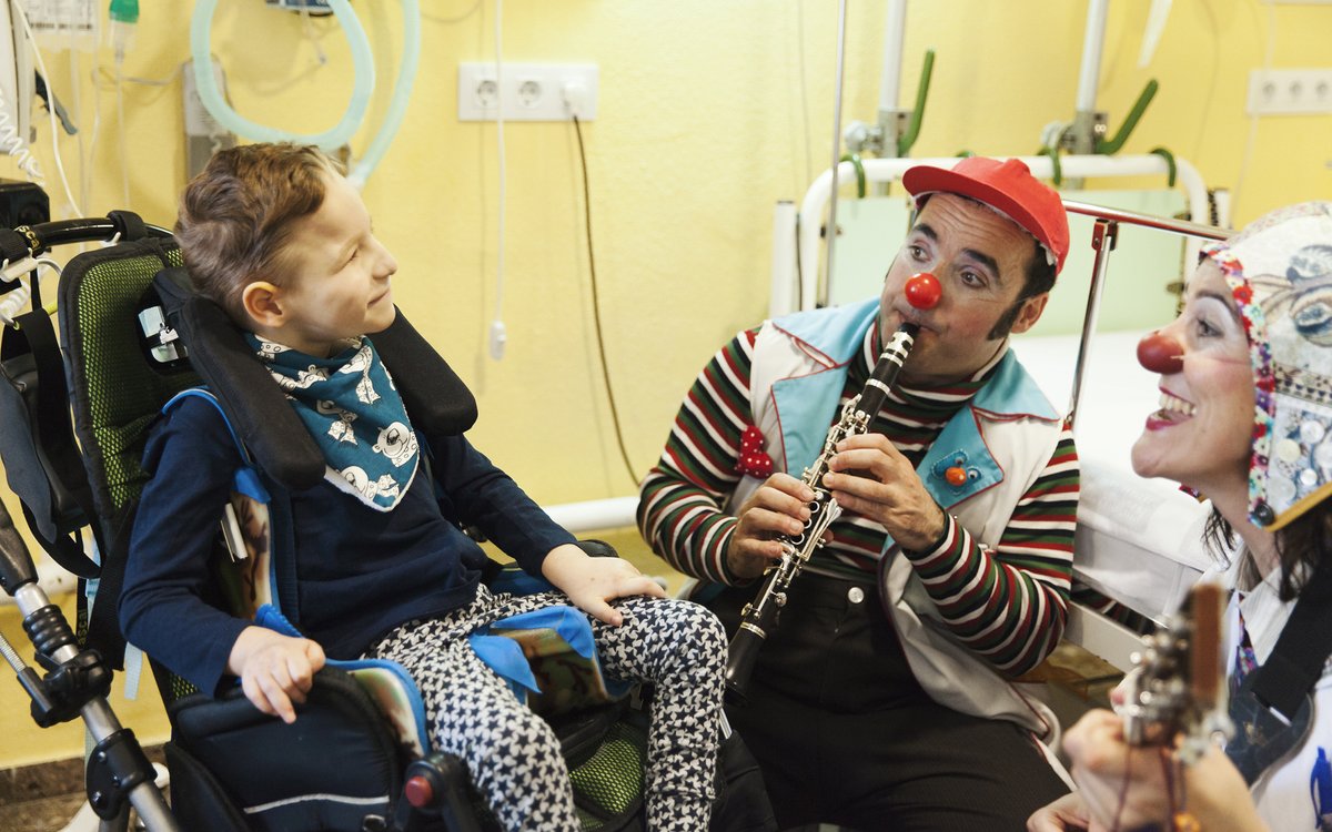 payasospital's tweet photo. La @dipvalencia nos ha concedido una subvención destinada a la financiación de nuestros programas de intervención en cuatro centros públicos de Valencia. Con un importe de 17.617€, contribuirá con nuestras visitas semanales a los pacientes pediátricos de estos centros. https://t.co/Br7DAobwlc