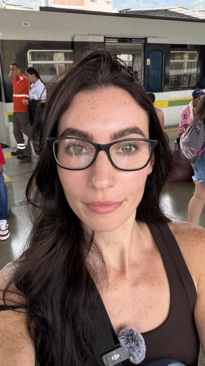 Aliawayagain's tweet photo. Early 30s. No kids. No husband. Travel as often as I want, wherever I want to. Financially independent. Own house. And somehow that makes men mad, even though they have nothing to offer me. https://t.co/wPULgMTghk