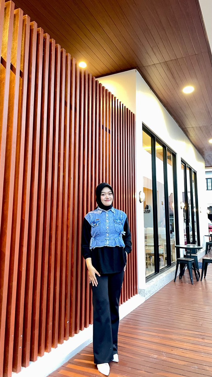 hllwzyy's tweet photo. awal mula dari ketagihan nongki cantik🙏🏻🤲🏻🙏🏻 https://t.co/PFt5I7O8gj