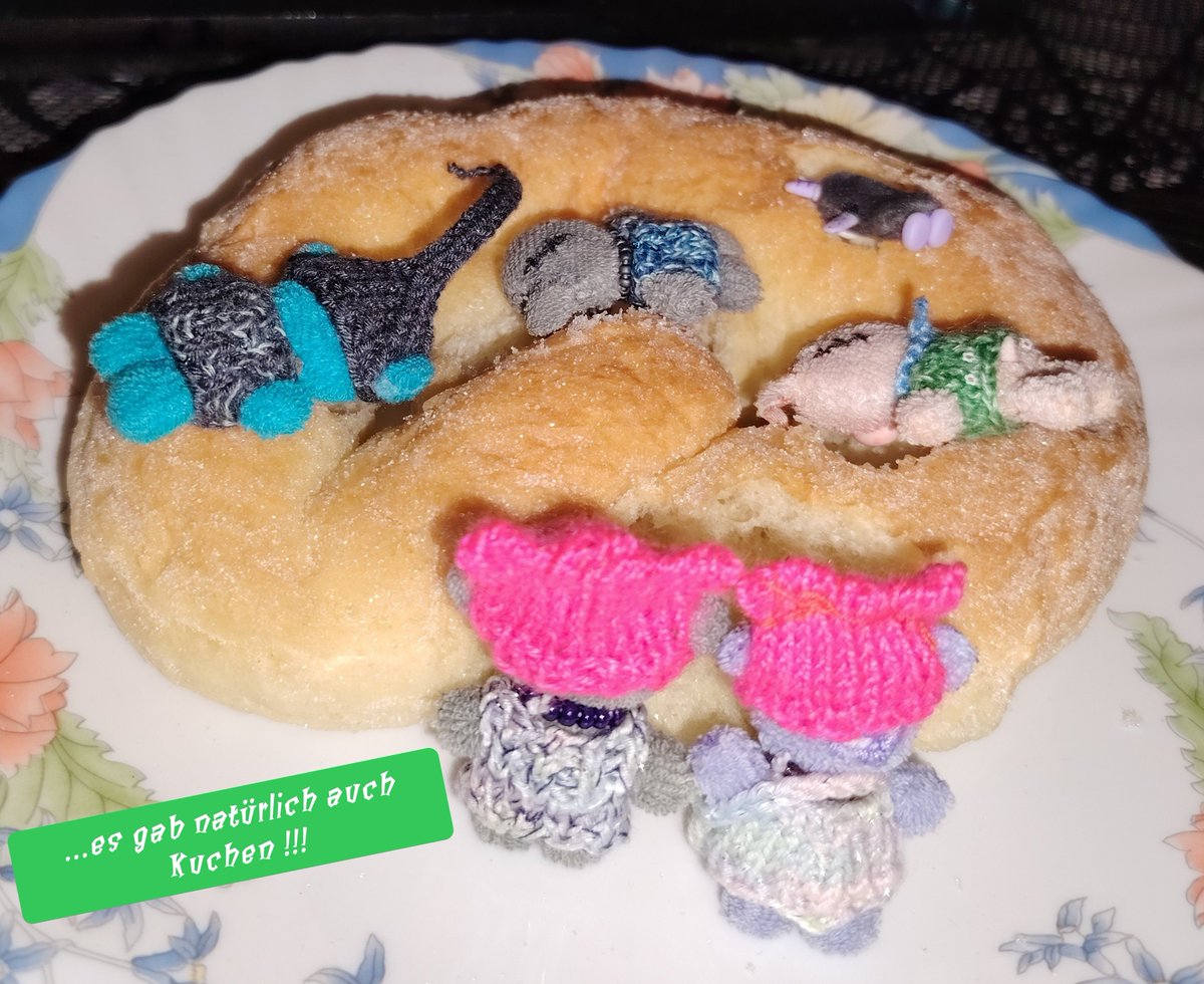 SweetSixteen68's tweet photo. #IchdenkeSiesolltendaswissen
#MeineVoodooBärchenaufX
#7evenundMoondieVoodooBärchenaufX
#PussyHat
#Fusseltrolle

          🎂Happy 1st. Birthday🎂 
🌛...vor einem Jahr kam die 
süße kleine "Moon" bei mir an und 
aus dem Umschlag gekrabbelt...🌜 https://t.co/BzZyi3b7OO