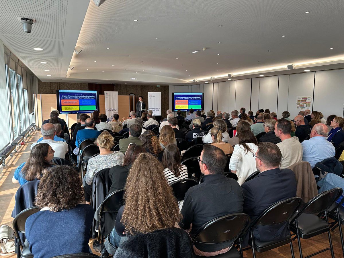 Prefet95's tweet photo. 🏗️ #Urbanisme | Dans le Val-d’Oise, @prefet95 a engagé une dizaine de procédures de police administrative contre des constructions illégales depuis le début de l’année 2026.

🎯 Aujourd’hui, les élus du département se forment à la police de l’urbanisme en préfecture : procédures à engager, moyens mobilisables et mise en œuvre concrète pour lutter contre les constructions et aménagements illicites.

🏛️ La loi du 26 novembre 2025, dite loi « Huwart », renforce les pouvoirs de police administrative de l’État et des communes pour faire respecter les règles d’urbanisme.

🤝 Un temps fort pour renforcer l’action des élus et lutter efficacement contre les constructions illégales.