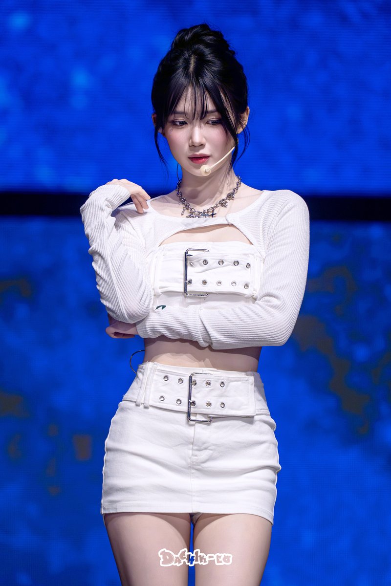 dachik_eo's tweet photo. 261011 tripleS (트리플에스) World Tour < ANDLESS > in Seoul - 장충체육관                
#tripleS #Yubin #공유빈 https://t.co/yywKpEABUc