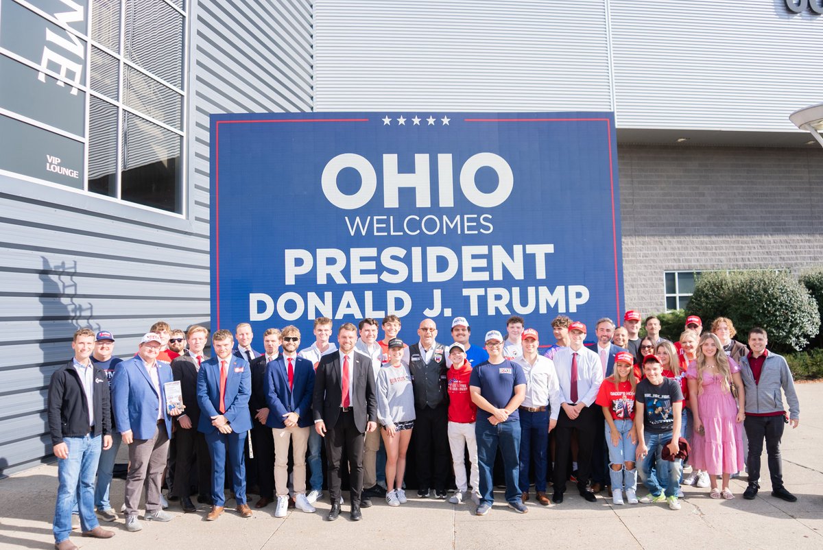 OhioYRs's tweet photo. Youngstown was ELECTRIC! 🇺🇸🔥

Ohio YRs brought the energy all day long for an unforgettable rally. https://t.co/fBq6seYb5V