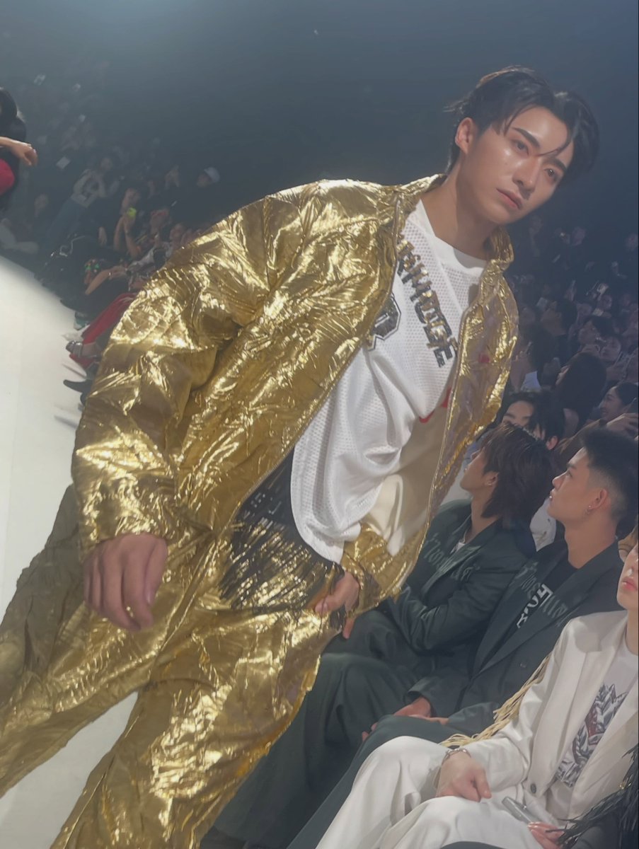 Cheetah_memoirs's tweet photo. ch33t4hh : IG Post Update 🐆🧡✨
ー(13.10.2026)
#ISSUETHAILAND
#IssueBeFriend
#SiamParagonBIFW2026
#BIFW2026
(2/3)
#ชีต้าเป็นเสือไม่ใช่แมว
#VRYSECheetah #VRYSE
#GRMEntertainment https://t.co/X8j4Vmpy6R