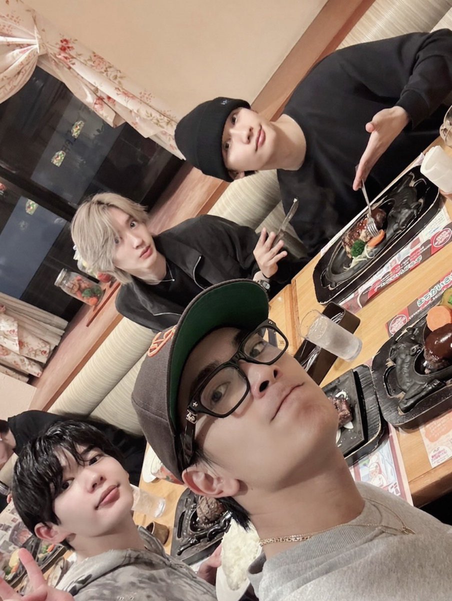 alonebyjo's tweet photo. めちゃくちゃいい写真📸✨✨
なんか丈くん加工？めっちゃ小顔で盛れてない？🫪💗 https://t.co/yFzdAtjIB4
