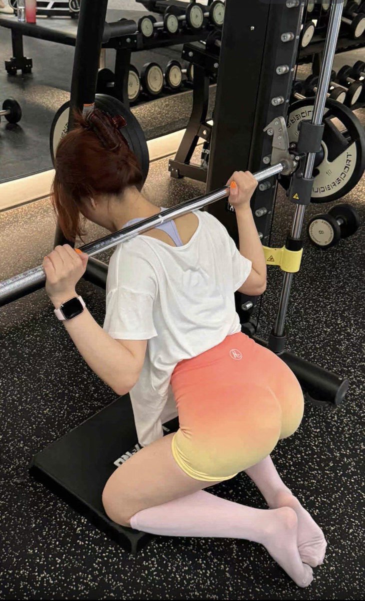 L4joLdWlentys0E's tweet photo. 今日は速いニュースを届ける、昨日の筋肉痛がまだ残ってるけど、明日から少しずつ運動を始めようと思う。 https://t.co/hVMIDrkYqg
