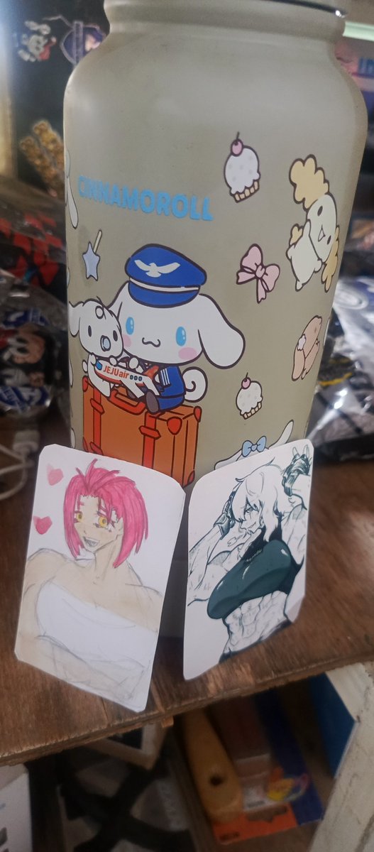 Fluffmationgrr's tweet photo. My two wives and My son, he looks so happy i'm crying #ISSK #Strikeitrich #sanrio #yumeart https://t.co/sca1DYteSG