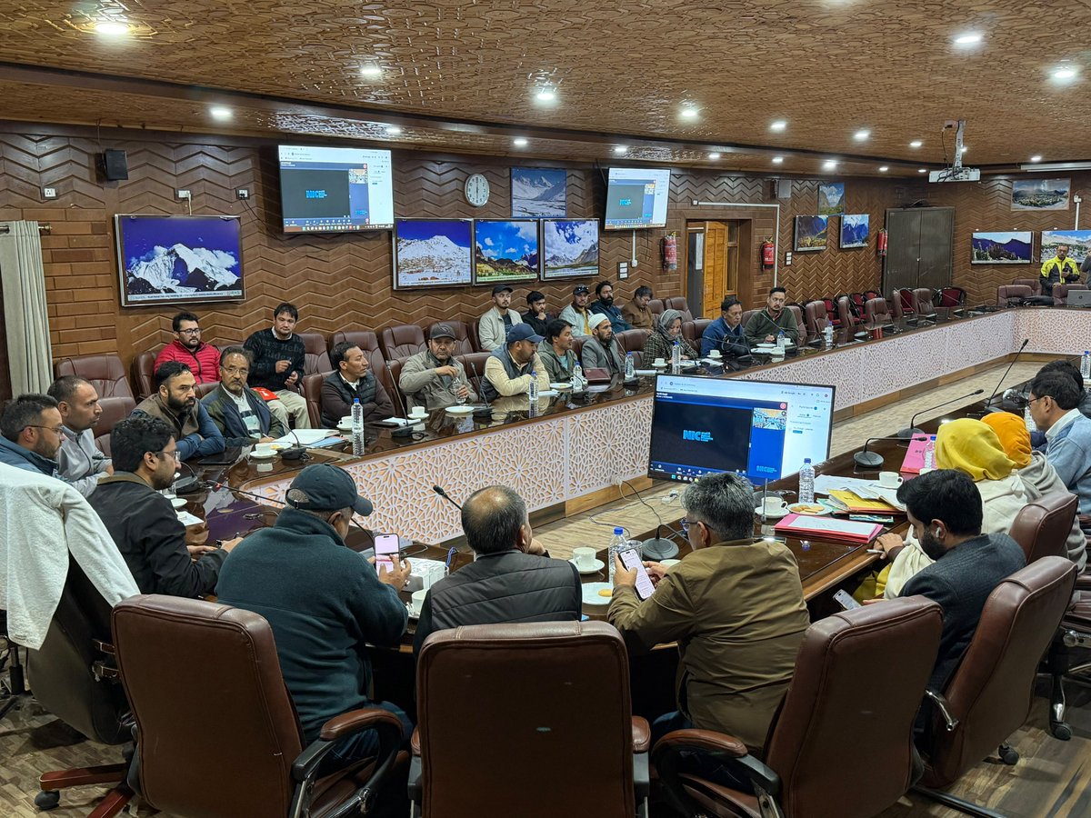 DIPR_Kargil's tweet photo. DC Kargil, Rakesh Kumar, IAS (@dc_Kgl), reviewed the status of administrative initiatives, including implementation of e-Office, digitisation of old records, Aadhaar-based attendance and disposal of scrap materials.

Read more at:
https://t.co/FsP7YoJIQa https://t.co/RloTfOy7fz
