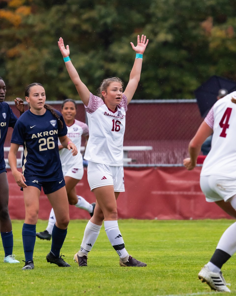 UMassWSoccer's tweet photo. Here's a look at Reilly's goal!

And of course, we couldn't forget the celebration! 🙌

#Flagship 🚩 https://t.co/LPsZnbiWRN