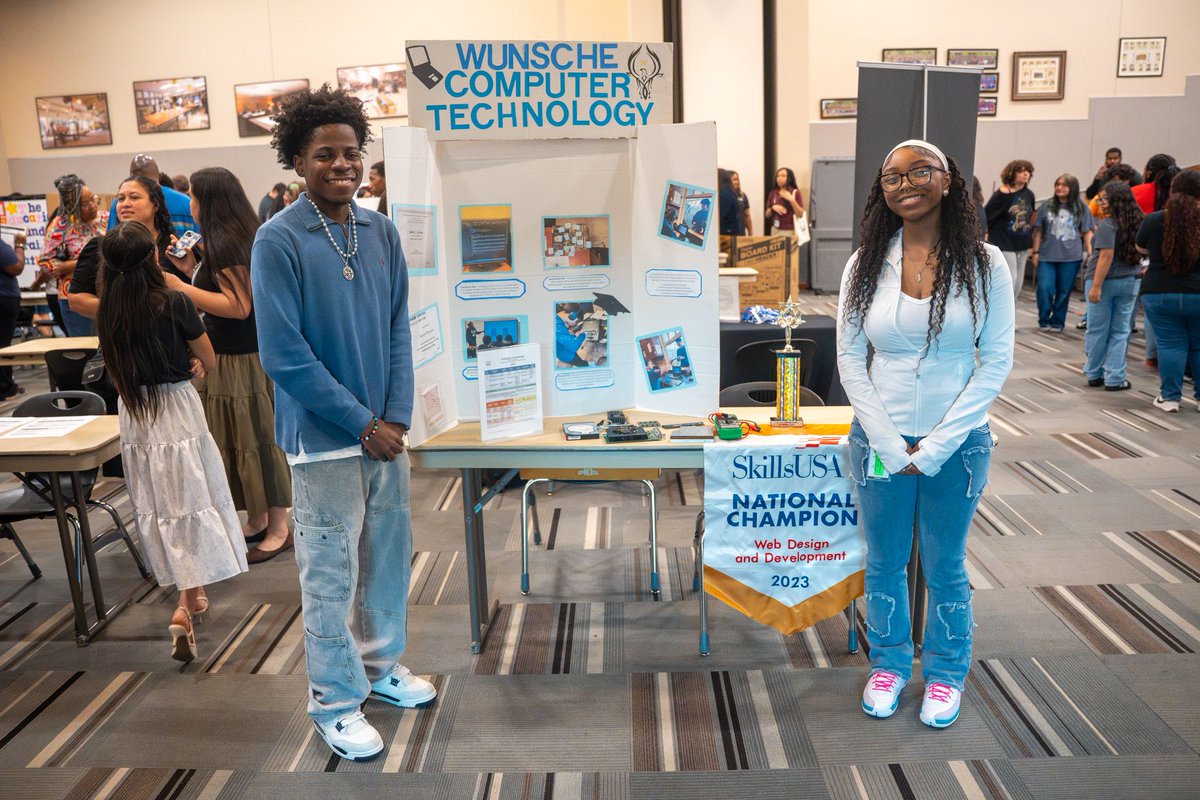 SpringISD_CTE's tweet photo. Career Destination was a HUGE success! Thank you to everyone who helped make it memorable!

A special thank you to LevelUp Texas, an initiative of Texas A&amp;M University Office for Youth Engagement, for donating gift bags for our CTE student door prizes! https://t.co/UvIAfePqCS