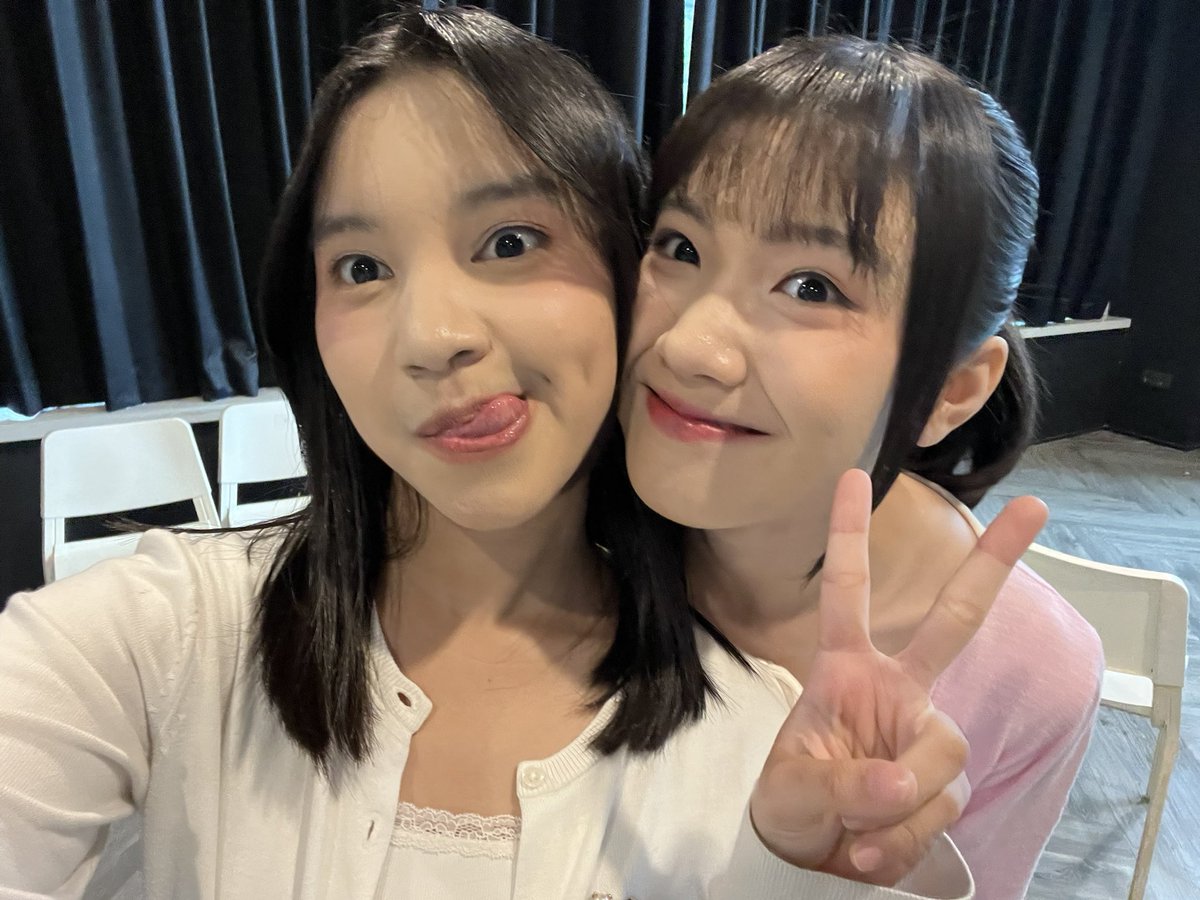N_IntanJKT48's tweet photo. cek youtube jkt48 tv untuk lihat aku dan mima mencoba berbagai minuman😊 aku bisa bgt loh klo minum yg ada JAHE nya.. https://t.co/1NHxm10zfx