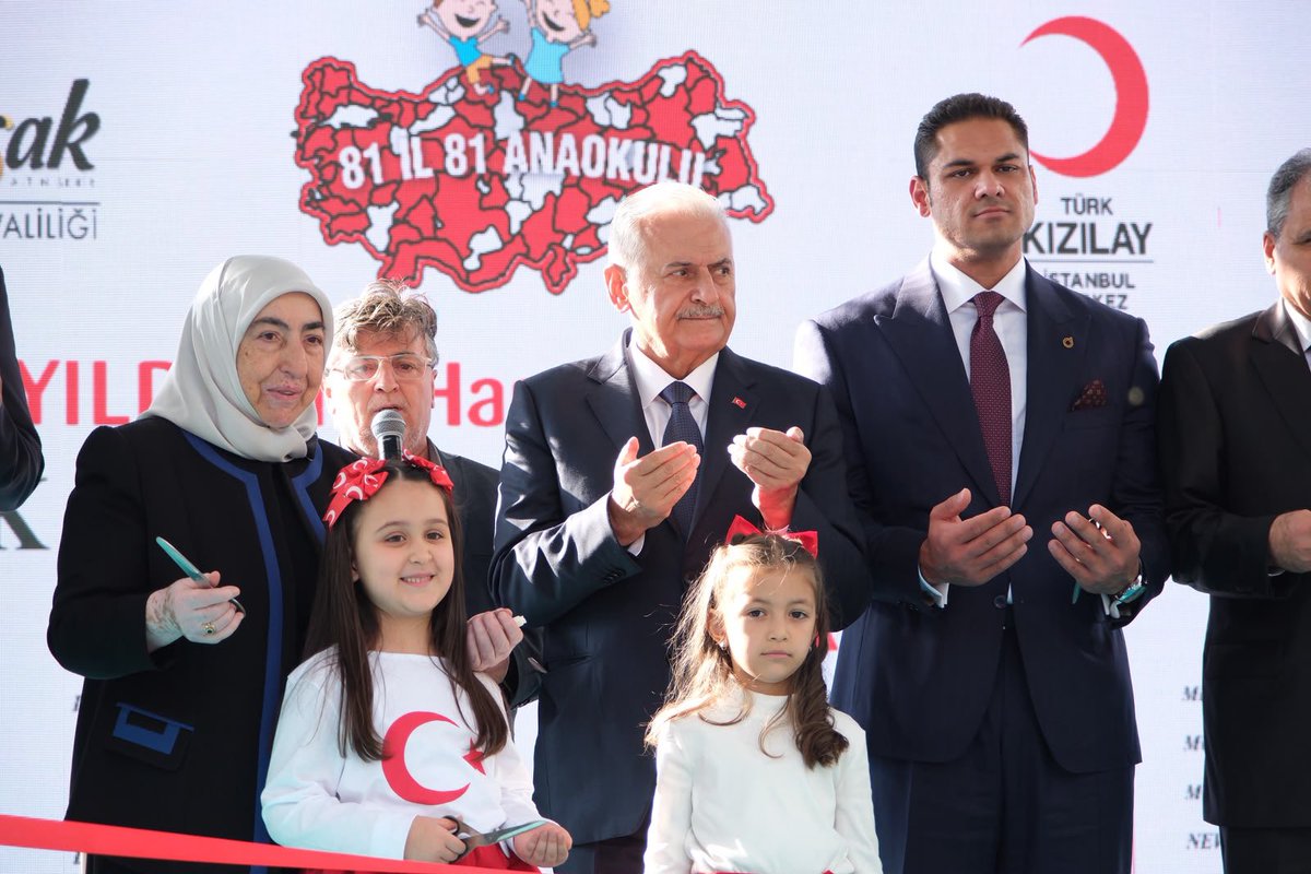 BY's tweet photo. Açılışını gerçekleştirdiğimiz Şükrü Özdilek Kızılay Anaokulu'muz geleceğe umutla bakan çocuklarımıza hayırlı olsun.

Tüm çocuklarımıza sağlıkla, mutlulukla, bilgiyle dolu bir eğitim hayatı diliyor, bu eserin yapımında emeği geçen herkese teşekkür ediyorum.

#81İl81Anaokulu

📍Uşak