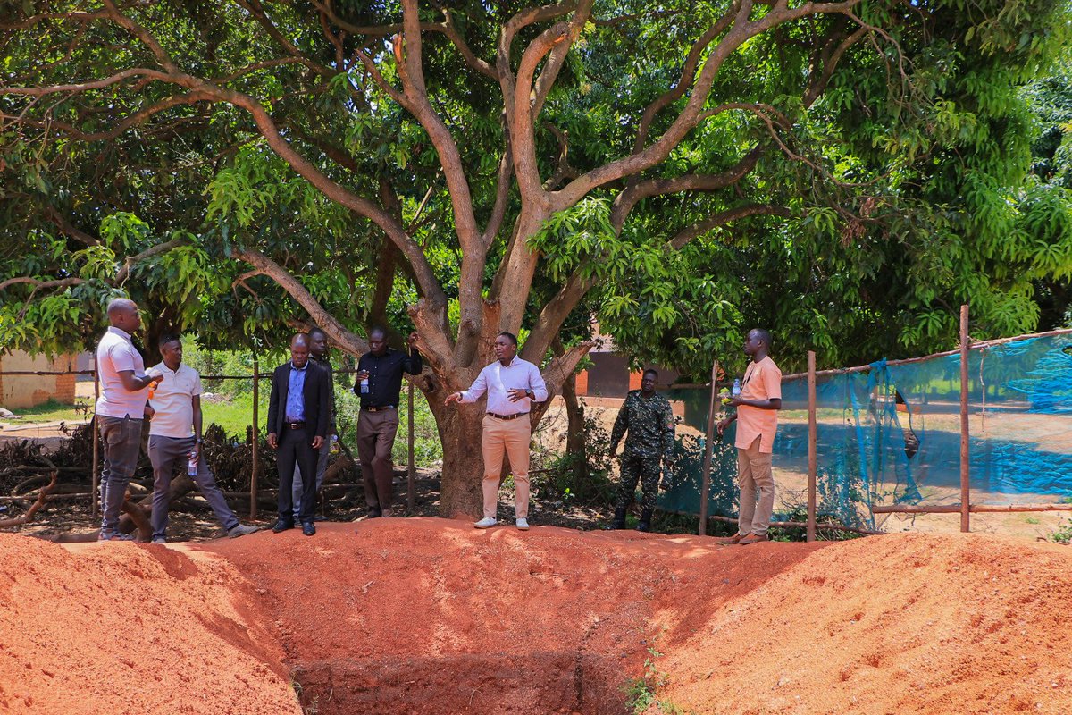 AruaCityUg's tweet photo. Arua City Executive Committee, Ayivu Division Mayor and ACAV monitored EU-funded #SUIDAC projects at Onduparaka and Ociba Primary Schools and the Dadamu demonstration farm.
SUIDAC is funded by the European Union and implemented by Cities Alliance hosted by UNOPS. https://t.co/Giub1KvhM8