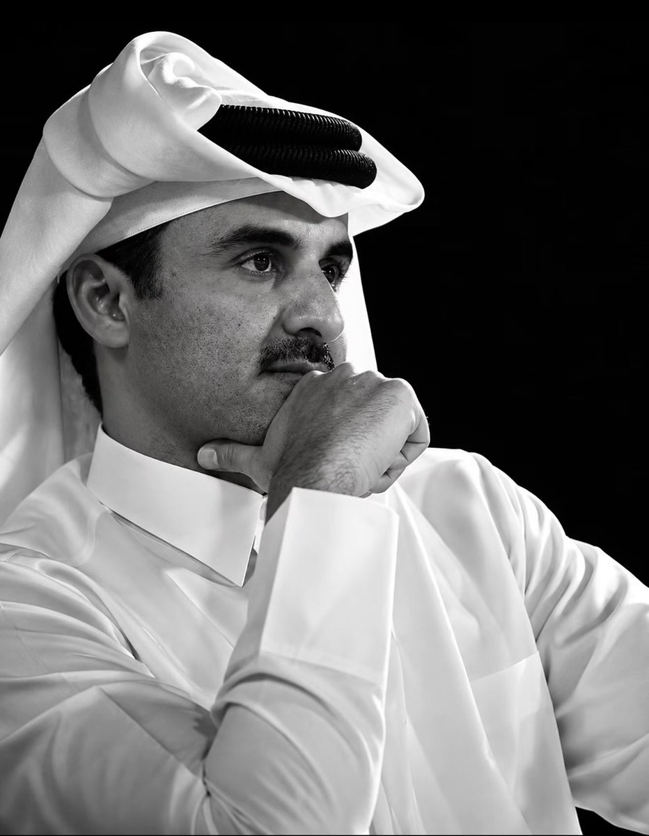 EsAlm__'s tweet photo. تمرّ سنين عقب سنين عزّك ما طفت ضوّه 
شمخ بين الجدي وسهيل منزاله ومعراجه

قديم المجد مجدك من جدودك ماهو  بتوّه
تشوف اللي يجاريك يخسر وتسبب احراجه https://t.co/Br8SvD2Uot