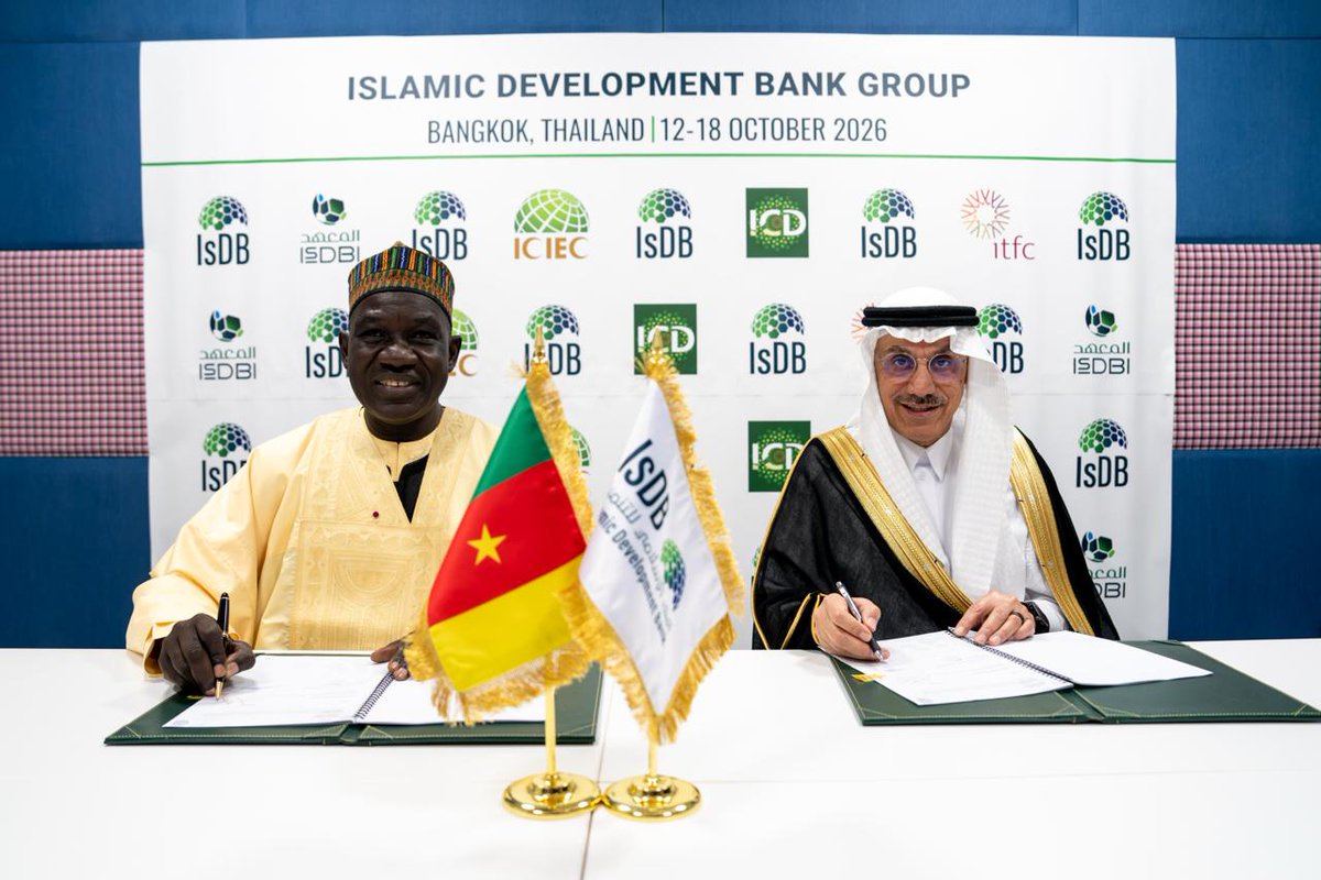 minepat237's tweet photo. Cameroon-IsDB
On 13 October 2026 in Bangkok, Thailand, #MINEPAT, Alamine Ousmane Mey, signed with the President of @isdb_group, Dr Muhammad Sulaiman Al Jassera, the financing agreement worth €212.35 million, approximately CFAF 139.2 billion, for the implementation of the #PRRDB. https://t.co/SHMMILQOXW
